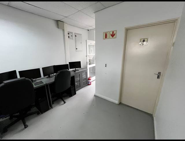 110M² OFFICE TO LET IN CENTURY CITY